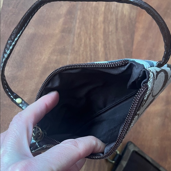 Like new Coach Signature Card Holder and wristlet - Picture 12 of 16